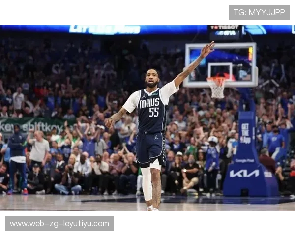 小波特快攻追身三分命中，篮网攻势如潮