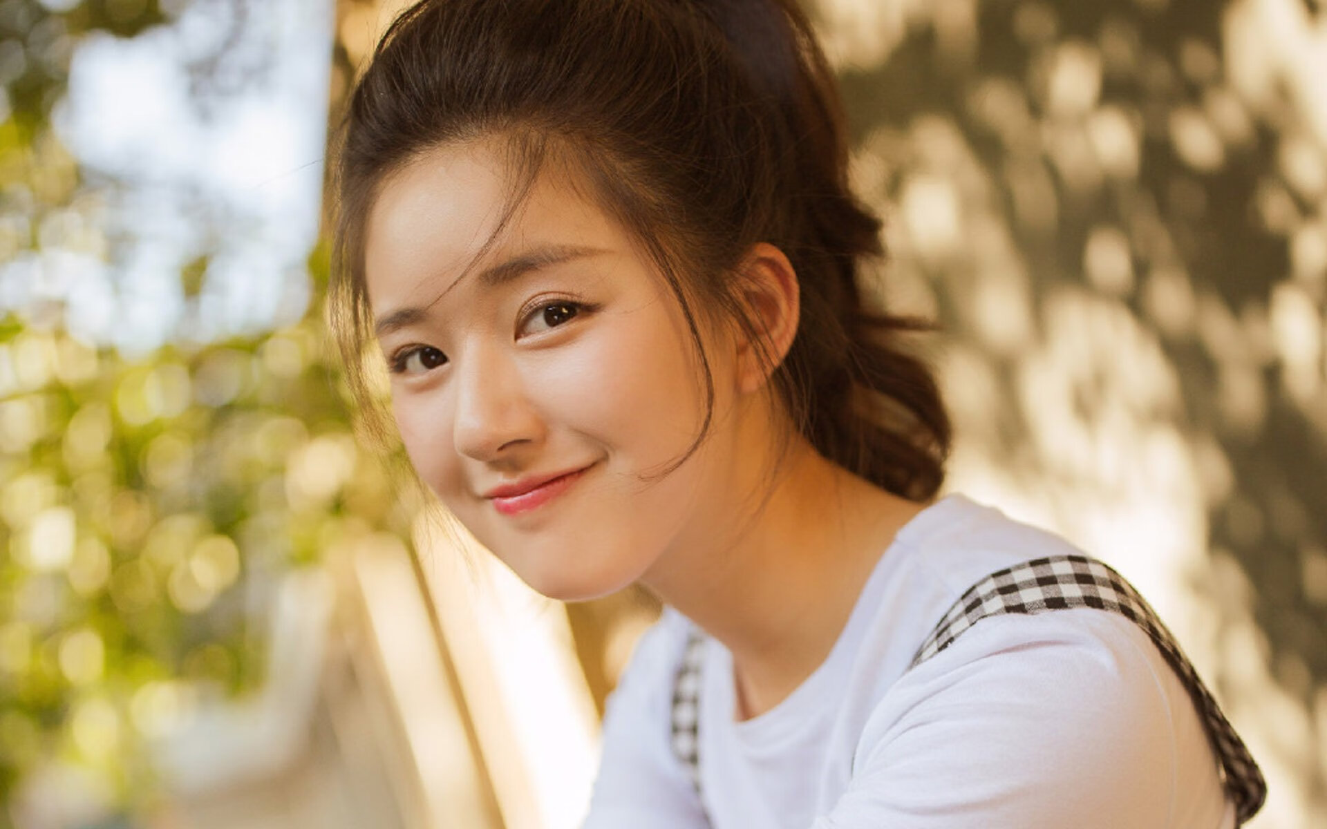 “技术革新首登阵：AI越位与裁判耳机摄像头试用”